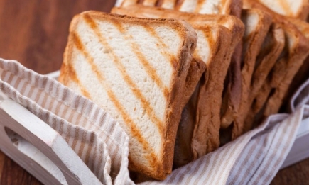 Сделать тосты без тостера: замечательные лайфхаки для ежедневного использования!