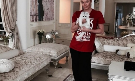 Анастасия Волочкова завела кота: новый житель в замке скандальной звезды (ФОТО)