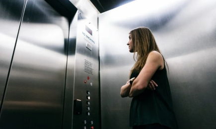 Да еще поездочка: что делать, если отключение света застало вас в лифте