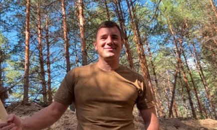 Вадим Олійник виклав і видалив загадкові фото у військовій формі: що відомо про можливу мобілізацію співака