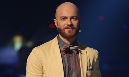 Беглец Влад Яма расплакался в аэропорту во время встречи с родителями после 4 лет разлуки (ФОТО)