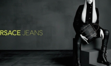 Саша Лусс снялась в осенней кампании Versace Jeans