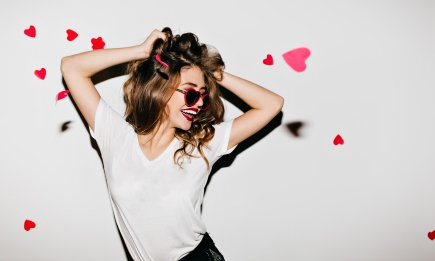 Их очень легко повторить: 3 идеальных прически на День влюбленных, которые покорят его сердце (ФОТО)