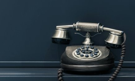 День рождения телефона: кто изобрел первый телефон и какими были первые аппараты (ВИДЕО)