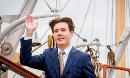 Самый молодой royal-холостяк принц Кристиан роскошно отпраздновал 18-летие в центре Копенгагена (ФОТО)