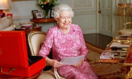 Королева Елизавета II: рекорд правления без паспорта и водительских прав
