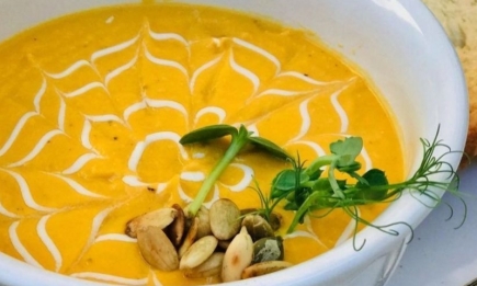 Чудовий Геловінський обід: красивий та смачний суп “Павутинка” (РЕЦЕПТ)