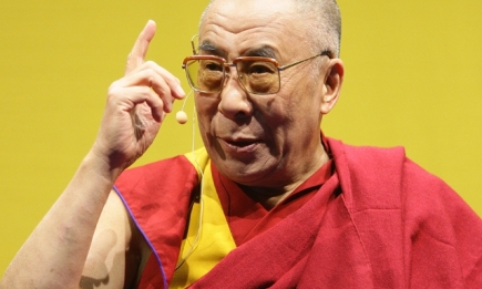 Тибетский духовный лидер Далай-лама сделал прививку против коронавируса вакциной CoviShield