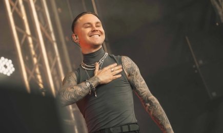 И смешно, и грешно: на концерте Артема Пивоварова кто-то потерял челюсть (ФОТОФАКТ)