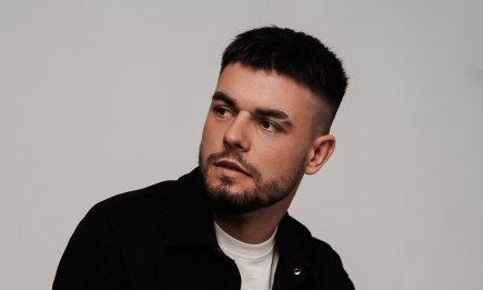 Известный украинский певец рассказал, почему публичность заставила его обратиться к специалисту и заняться собственным лицом