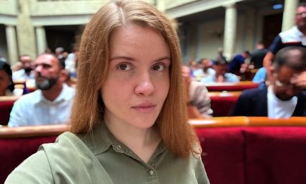 Безуглая удивила новой прической: "Политик должен вдохновлять" (ФОТО)