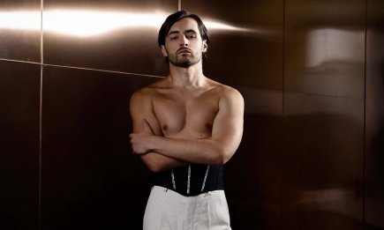 Це пожежа! Фіналіст Нацвідбору 2026 KHAYAT показав перші кадри з кліпу на трек "Герци" (ФОТО)