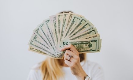 Финансовая ловушка для любви: как большая зарплата жены может разрушить даже самый крепкий брак