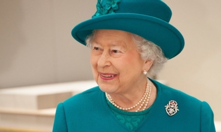 Почему королева Елизавета II не смотрит основанный на ее жизни сериал "Корона"?