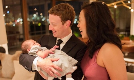 Семейные кадры: Марк Цукерберг с женой и дочкой поздравил мир с Новым годом
