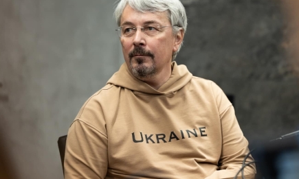 Зеленский инициировал отставку главы Минкульта Александра Ткаченко. Он уже и сам написал заявление
