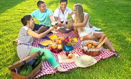 Отдых компанией на природе: как весело провести пикник с друзьями