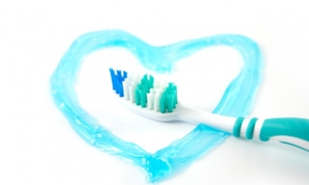 Три варианта использования зубной пасты для красоты