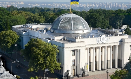 Верховная Рада Украины после внеочередного заседания уйдет на карантин