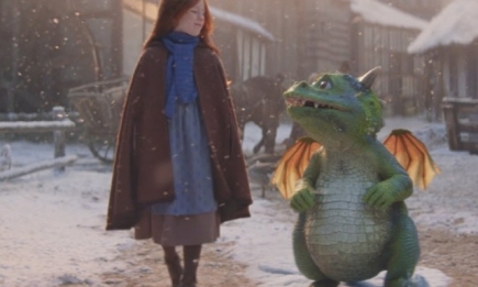 Популярно в Сети: рождественское видео о драконе и рыжей девочке (ВИДЕО)