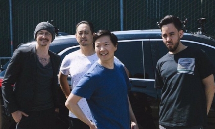 "Carpool Karaoke" с Честером Беннингтоном: опубликован эпизод последнего интервью вокалиста группы "Linkin Park" перед смертью