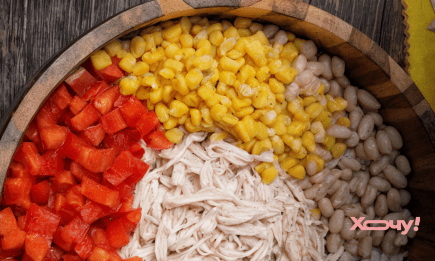 Для вкуснейшего белкового салата не нужен майонез: шеф-повар поделилась рецептом аппетитного блюда (ВИДЕО)