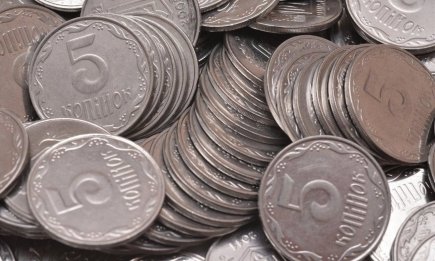 Перевірте шухляди вдома: особливі 5 копійок можна продати за кілька тисяч гривень (ФОТО)