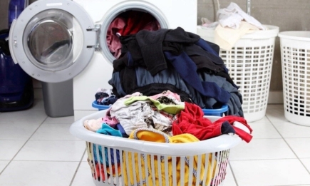 Це зламає пральну машинку: що заборонено додавати під час прання