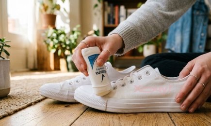 Бруд просто "відлітатиме": "невидимий" лайфхак для взуття, який врятує ваші білі кросівки