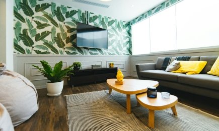 7 видів шпалер, які вже вийшли з моди: що не варто клеїти у 2026 році