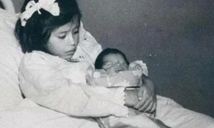 Наймолодша мама у світі: історія Ліни Медіни, яка народила сина у п'ять років