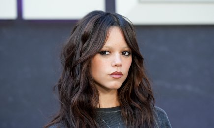 Какая деловая! Дженна Ортега засветилась на мероприятии "Уэнсдей" в необычном образе (ФОТО)