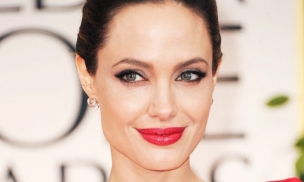 Инсайдер развеял слухи о новом романе Анджелины Джоли: "Ей не до свиданий"
