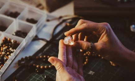 Камень измены и одиночества: эзотерики назвали драгоценности, которые не стоит носить