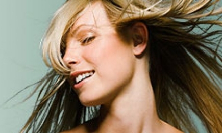 8 причин выпадения волос. Как сохранить густую шевелюру?