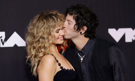 Зірка Disney Деббі Раян і барабанщик Twenty One Pilots Джош Дан чекають на поповнення в родині