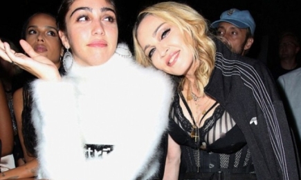 Мадонну раскритиковали за безвкусный наряд: звезда вышла в свет в корсете и спортивных штанах (ФОТО)