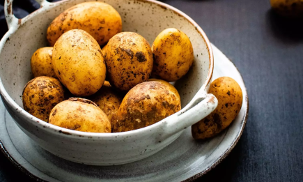 Это изменит вкус гарнира: что добавить в картофель, чтобы приготовить особенно вкусно.