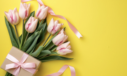 Почему на 8 Марта женщинам дарят тюльпаны? Разбираемся, откуда "растут ноги" у этой традиции