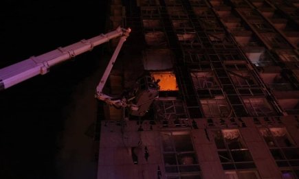 "Одна з найстрашніших ночей": Даша Квіткова показала моторошні наслідки прильоту "шахеда" в будинок навпроти (ФОТО)