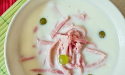 Холодный суп из огурцов, дыни и ветчины: мастер-класс