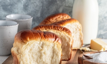 Молочный хлеб Хоккайдо: сочный и нежный японский хлебушек легко испечь дома (РЕЦЕПТ)