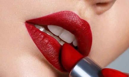 Лучший макияж для ярко красной помады: полная гармония с акцентом на губы (ВИДЕО)
