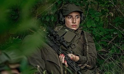 Беременная военная ВСУ Евгения Эмеральд показала округлившийся животик: "Рожаем бандеряток"