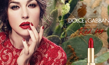 Моника Беллуччи представила новую помаду Dolce&amp;Gabbana Red 620