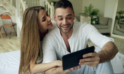 Секрет счастливых отношений нашли в мозгу: что показало исследование