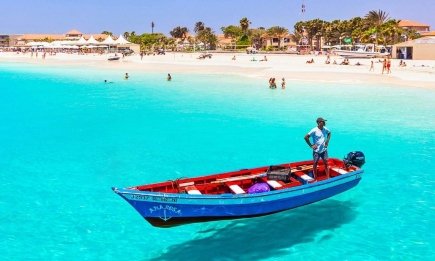 Справжній хіт сезону: туристи масово кинулися на новий курорт – сонячний і кращий за Канарські острови