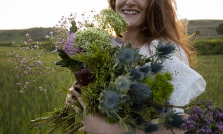 Будете иметь счастье и достаток весь год: травы и ветки, которые должны быть в букете и доме на Зеленые праздники