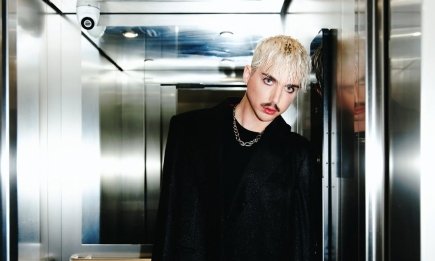 "Світ тримається на таких, як ти": MÉLOVIN зворушливо привітав маму з днем народження і показав рідкісні родинні кадри