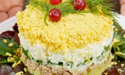 Серьезный конкурент оливье: роскошный салат "Нежность", который будет с вами все праздники (РЕЦЕПТ)